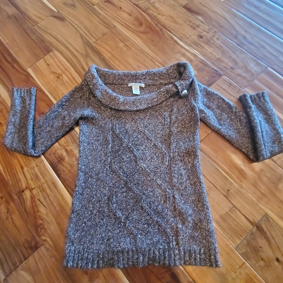 Sweater - Picture 2 of 3